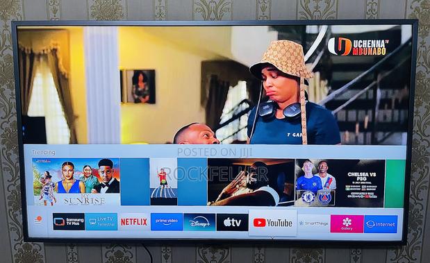 Uk Used Samsung Uhd HDR Smart Digital Satellite 43inches · Photo 2
