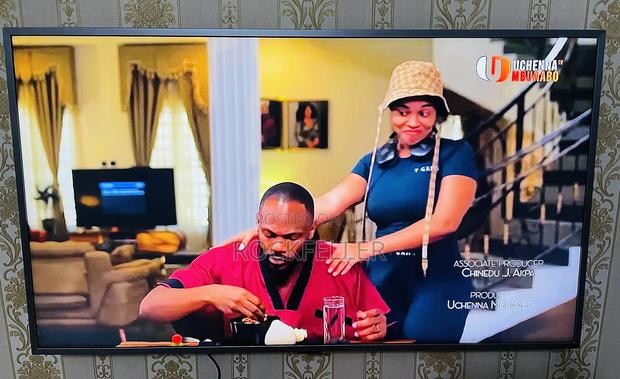 Uk Used Samsung Uhd HDR Smart Digital Satellite 43inches · Photo 7