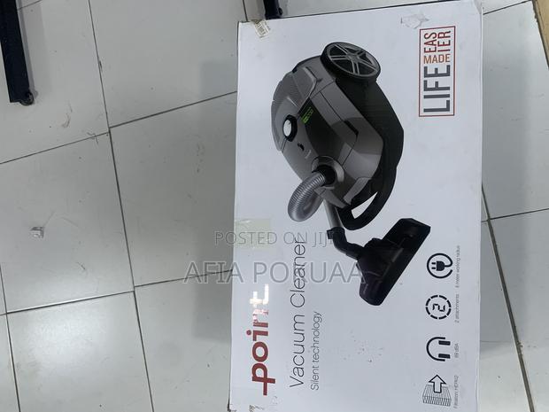 Vacuum Cleaner · Photo 2