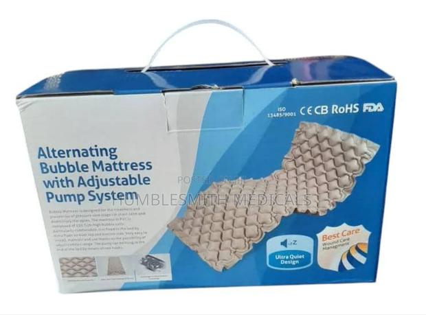 Air/Bubble Mattress · Photo 1