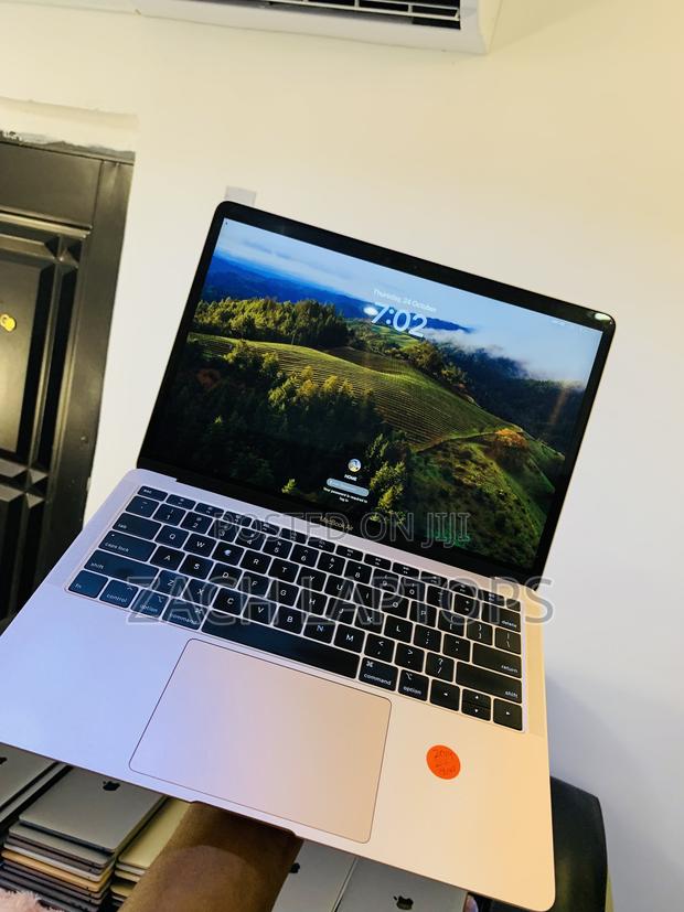Laptop Apple MacBook Air 2020 8GB Intel Core I5 SSD 256GB · Photo 1