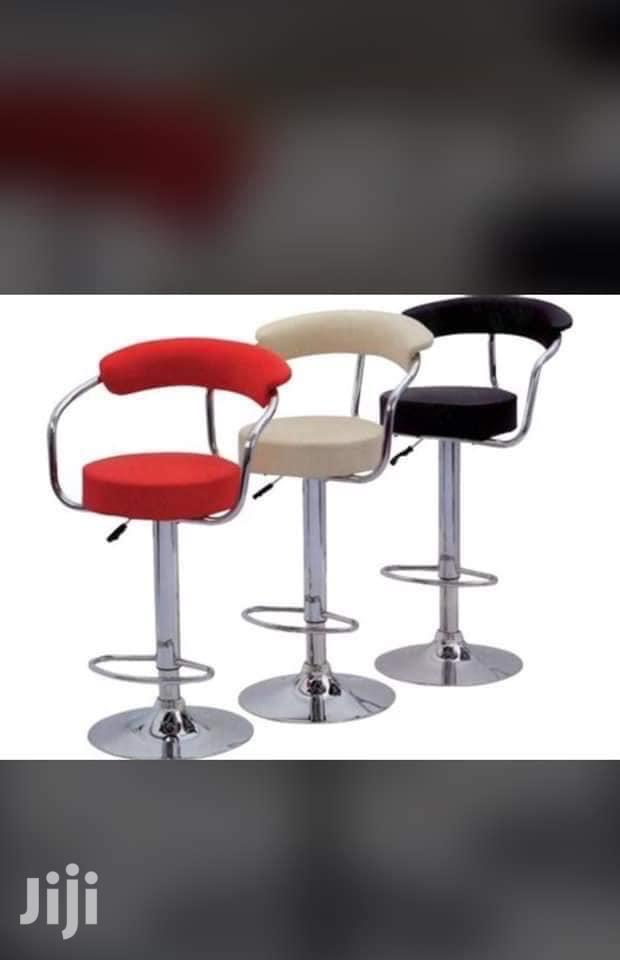 Barber Saloon / Bar Chair/ Studio Chairs · Photo 2