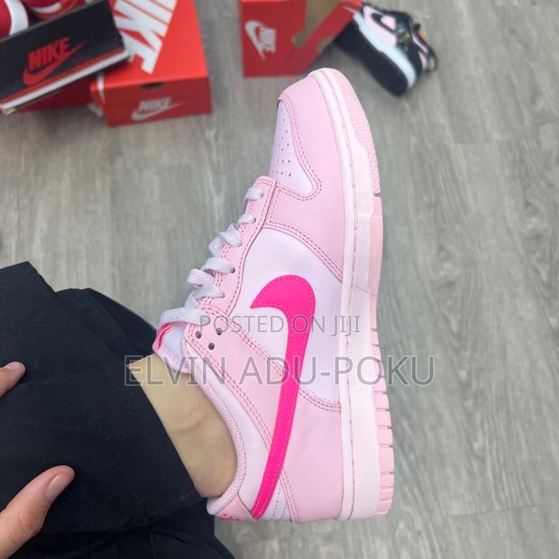 Nike Dunk Low "Triple Pink" Sneakers · Photo 2