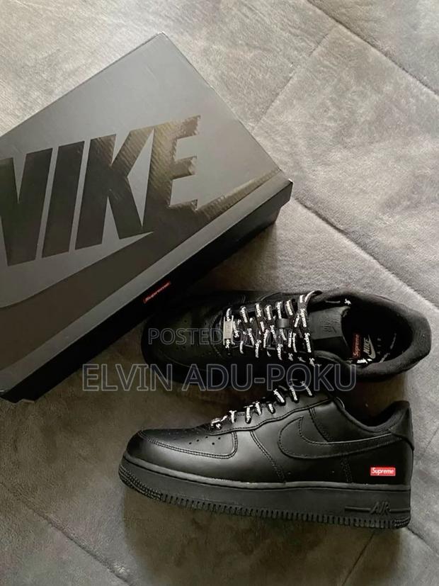Nike Supreme Air Force 1 Low “ Mini Logo Box Black “ · Photo 1