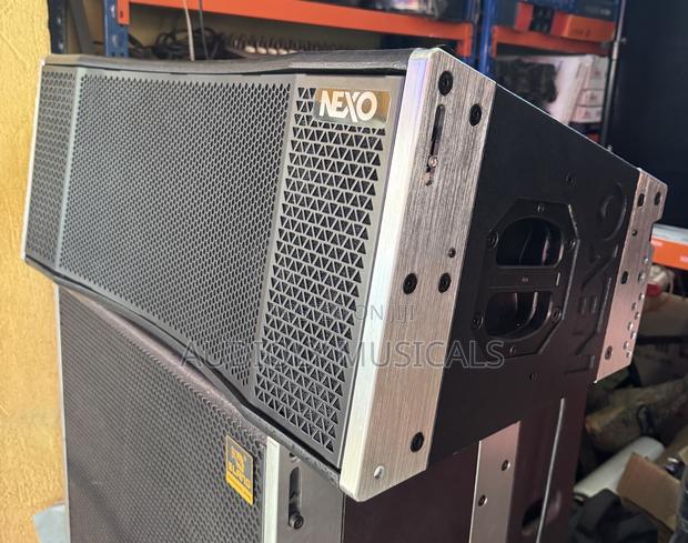 Nexo- 12-Inches Line Arrays · Photo 3