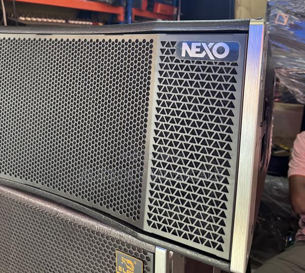 Nexo- 12-Inches Line Arrays · Photo 1