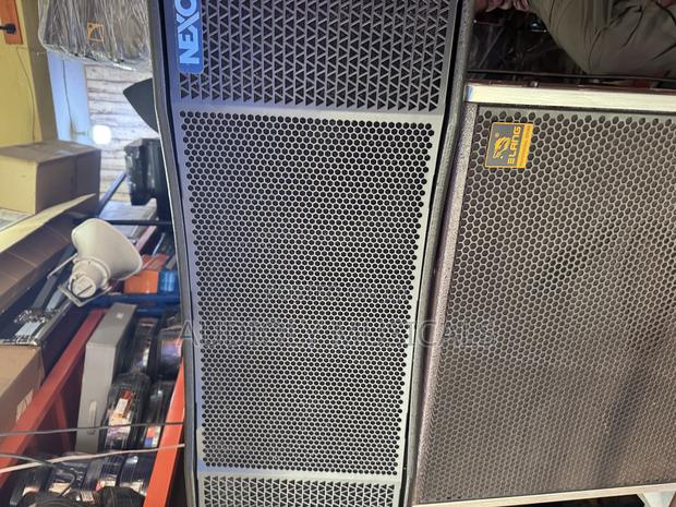 Nexo- 12-Inches Line Arrays · Photo 7