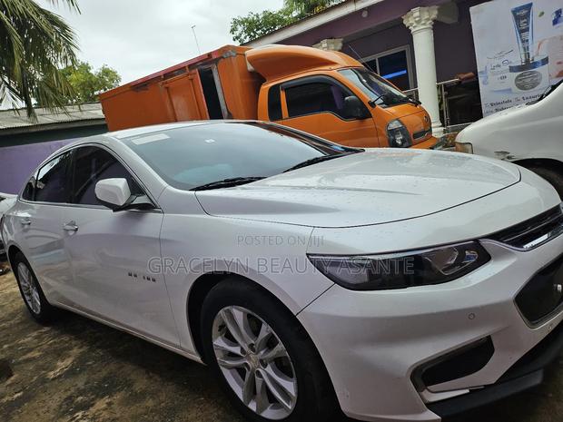 Chevrolet Malibu Premier w/2LZ 2017 White · Photo 2