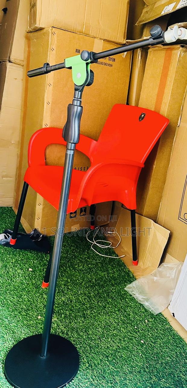 Microphone Stand [ Metal Pivot And Heavy Roundbase ] · Photo 2