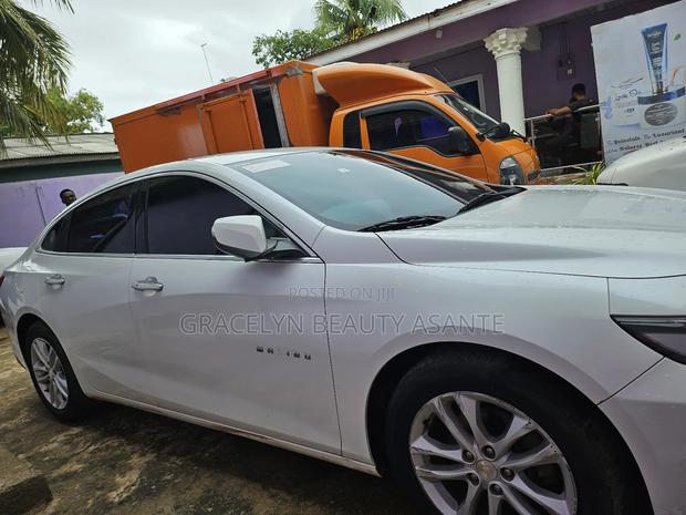 Chevrolet Malibu Premier w/2LZ 2017 White · Photo 4