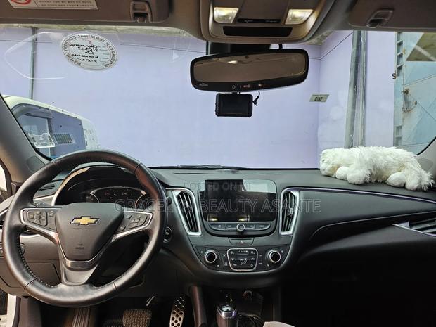Chevrolet Malibu Premier w/2LZ 2017 White · Photo 5
