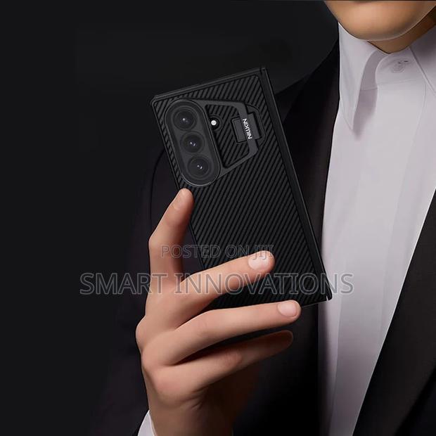 Galaxy Z Fold 8 Ultra Camshield Prop Case With Camera Cover · Photo 4