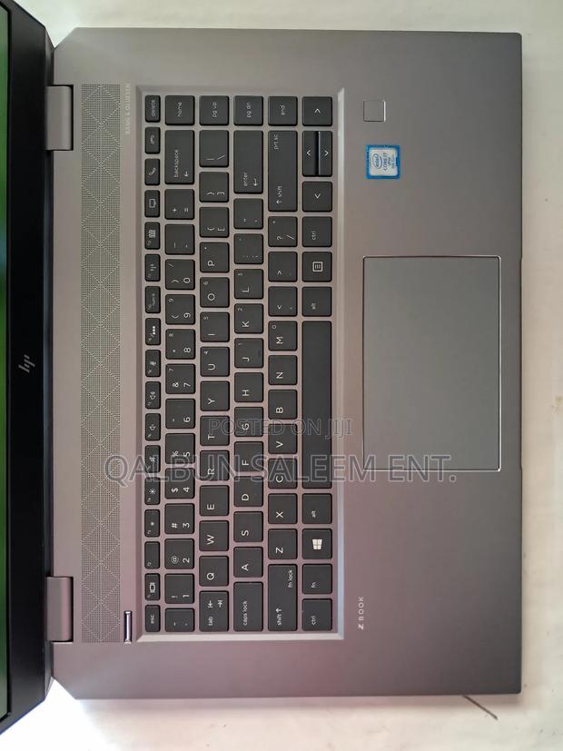 Laptop HP ZBook Studio G5 32GB Intel Core i7 SSD 512GB · Photo 2