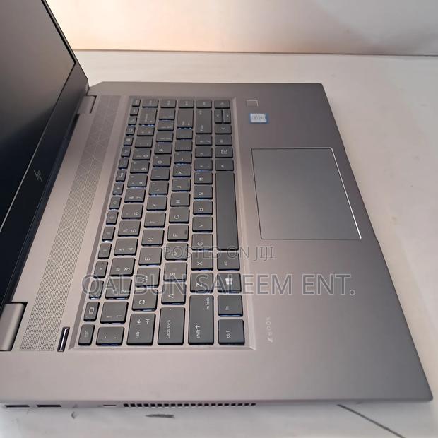 Laptop HP ZBook Studio G5 32GB Intel Core i7 SSD 512GB · Photo 4