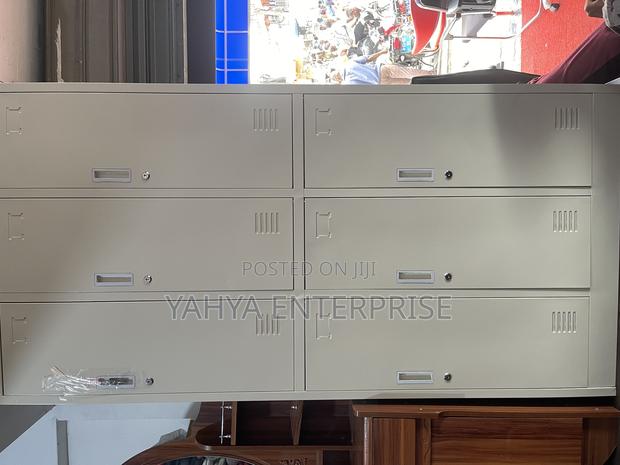 Metal Cabinet · Photo 1