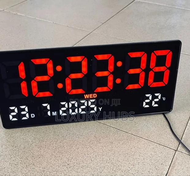 6"×14" Led Display Wall Clock · Photo 2
