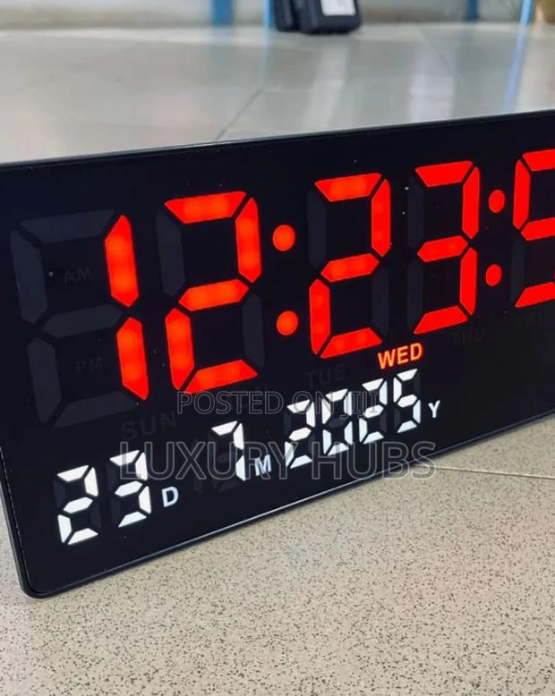 6"×14" Led Display Wall Clock · Photo 3