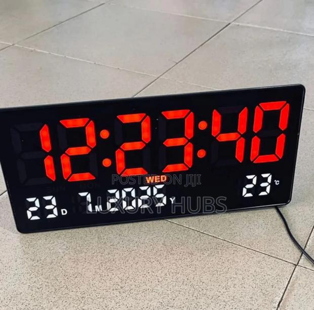 6"×14" Led Display Wall Clock · Photo 1