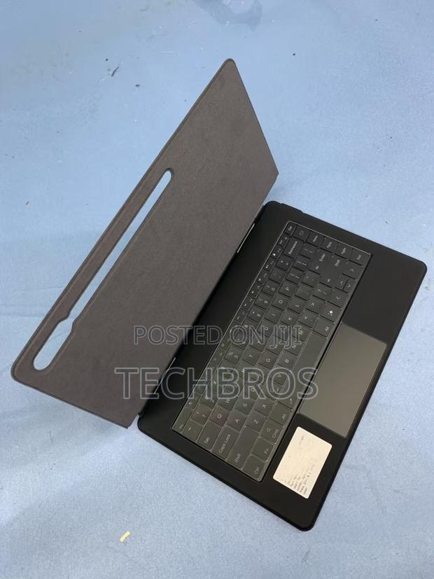 Galaxy Tab S8/S9/10 Ultra Magnetic Keyboard 14.6 Inches · Photo 2