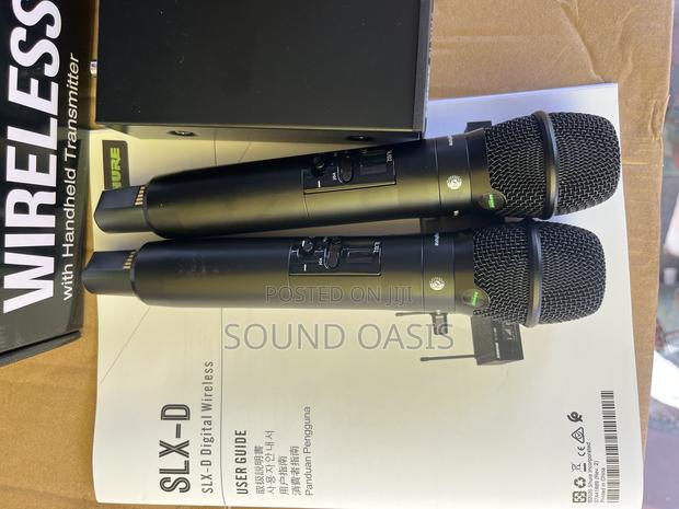 Shure SLX-D 2 in 1 Digital Microphone · Photo 4