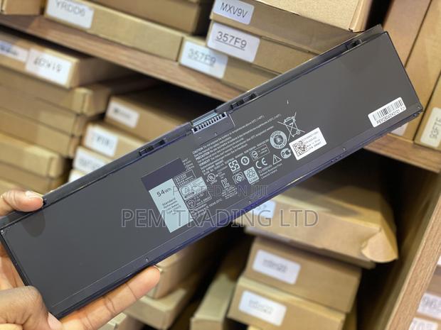 Dell 3rnfd 7.4v54wh 4-Cell Primarybattery Forseries Notebook · Photo 1