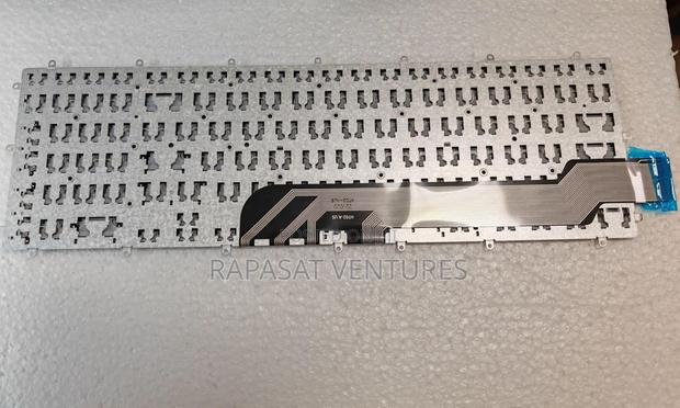 Dell 15-7000 Keyboard · Photo 1