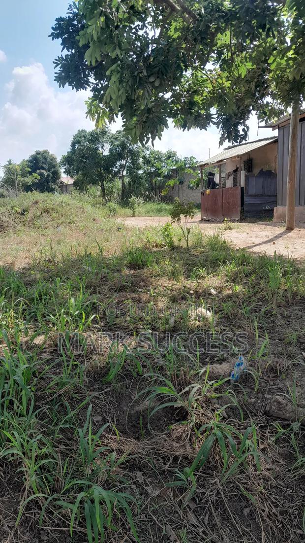 Road Side Fully Registered Plots for Sale at Ofankor Jeiriver · Photo 1