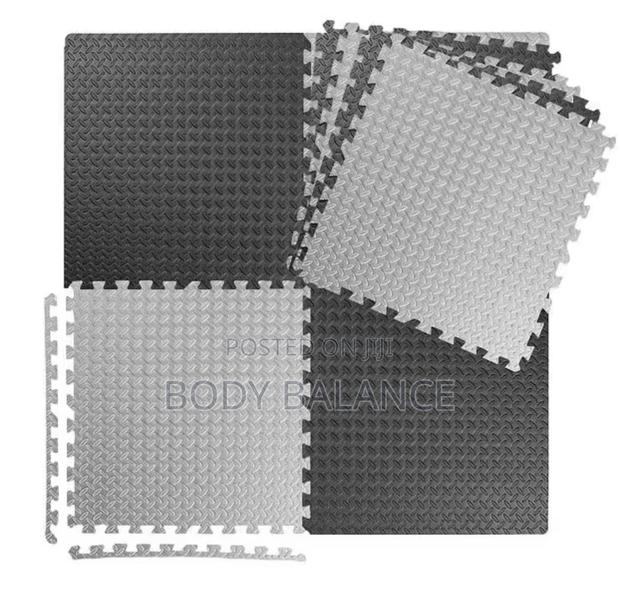 Gym Floor Mat(100by 100 Cm) · Photo 2