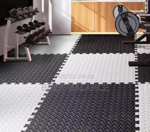 Gym Floor Mat(100by 100 Cm) · Photo 4