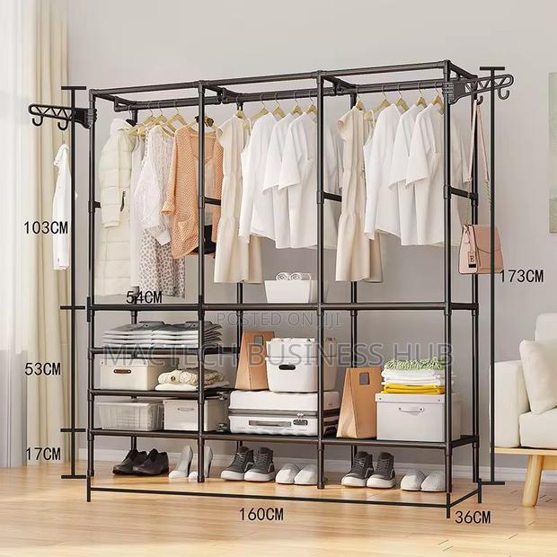 Portable Cloth Rack · Photo 2