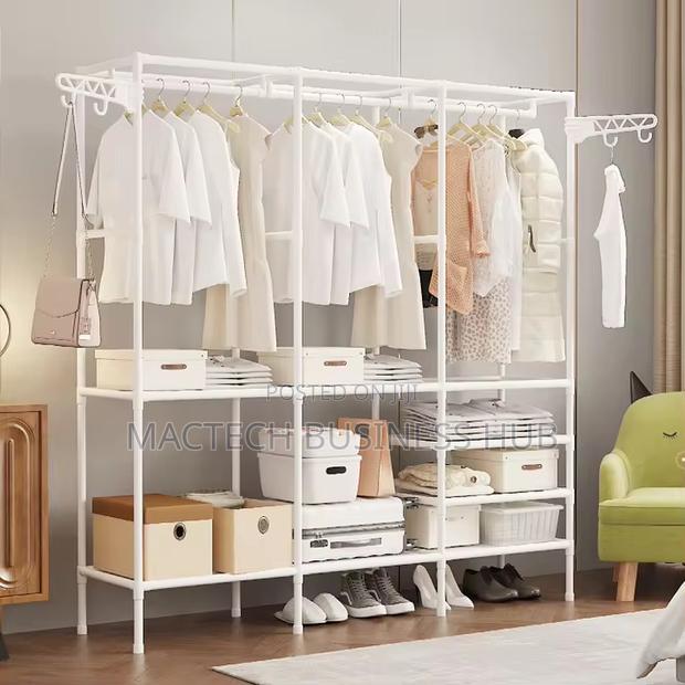 Portable Cloth Rack · Photo 1