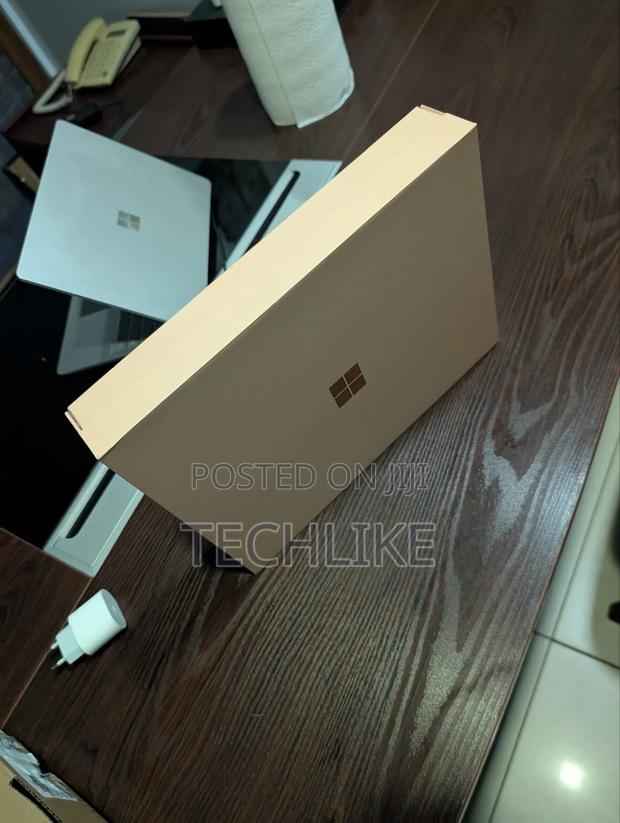 New Laptop Microsoft Surface 16GB Qualcomm Snapdragon X Elite SSD 512GB · Photo 2