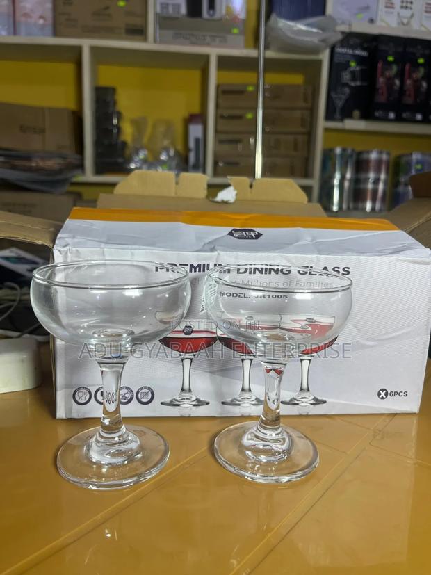 Martini Champagne Glass (Mixed) · Photo 2