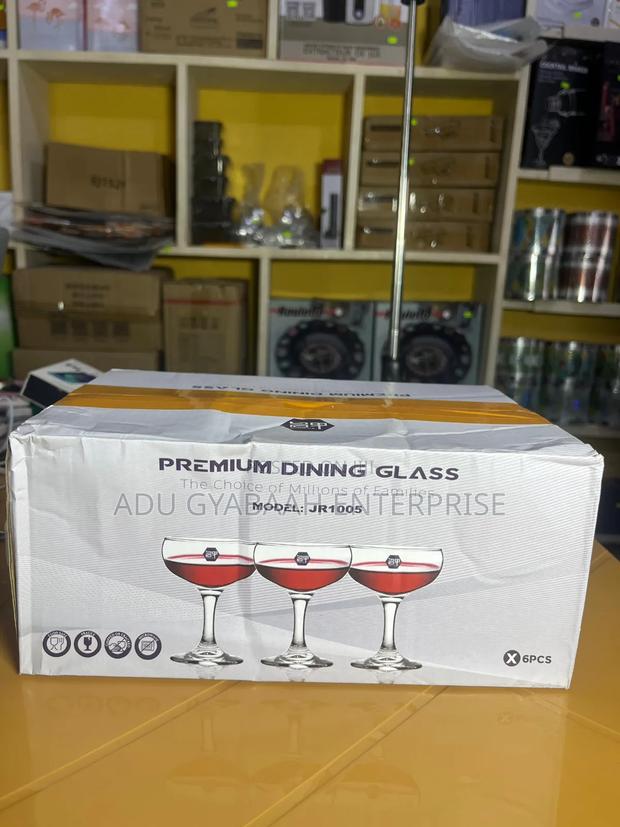Martini Champagne Glass (Mixed) · Photo 3