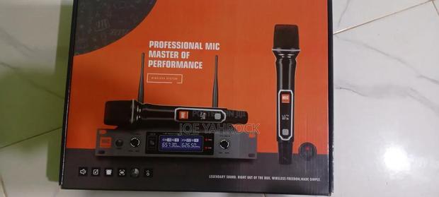 2 in 1 Cordless Rechargeable Mic · Photo 2