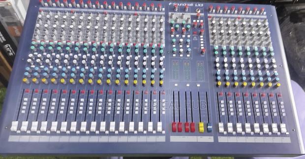 Sound Craft 24 Channel Mixer · Photo 2