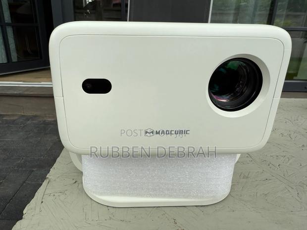 Advanced Smart Projector · Photo 6