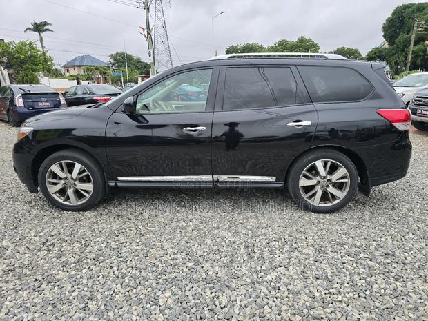Nissan Pathfinder Platinum 4x4 2013 Black · Photo 3