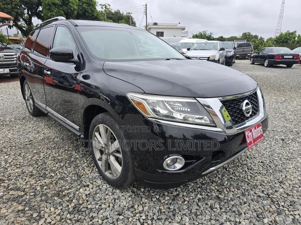 Nissan Pathfinder Platinum 4x4 2013 Black · Photo 8
