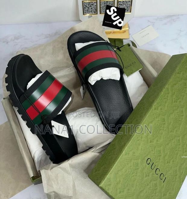Unisex Gucci Slides · Photo 1