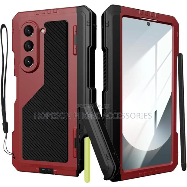 Samsung Z Fold Shockproof and Rugged Transparent Phone Case · Photo 7