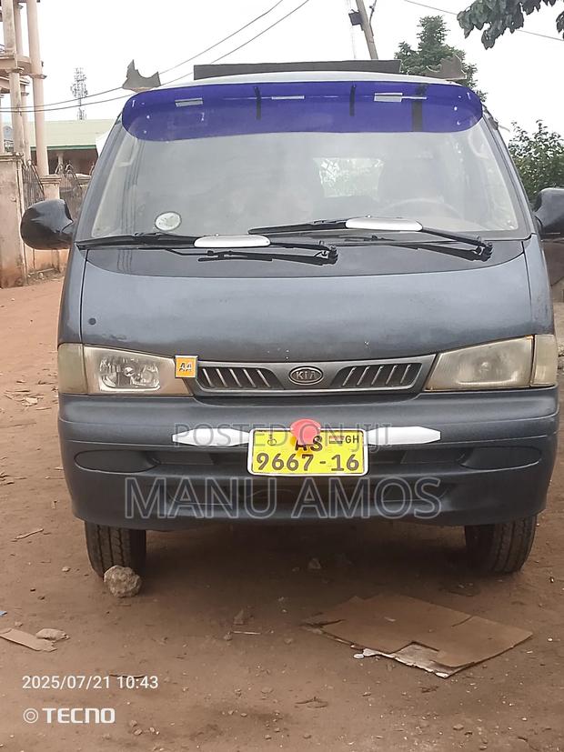 Kia Pregio 2003 Grey · Photo 1