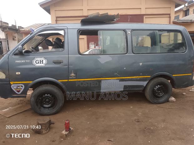 Kia Pregio 2003 Grey · Photo 3