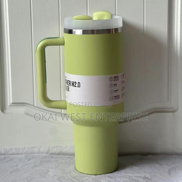 Stanley the Quencher H20 Cup 40 Oz · Photo 5