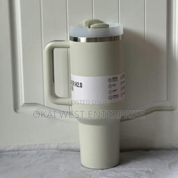 Stanley the Quencher H20 Cup 40 Oz · Photo 4