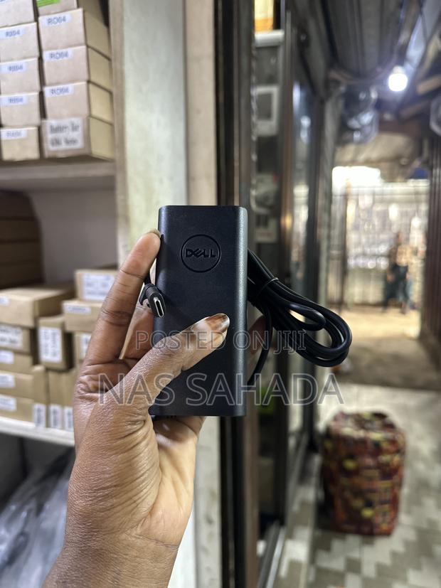 Type C Dell Charger · Photo 1