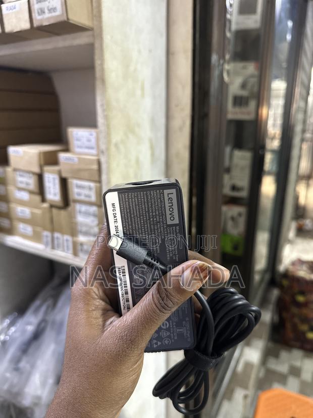 Lenovo Type C Charger · Photo 1