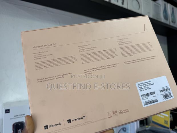 New Microsoft Surface Pro 11th Edition, a Copilot+ PC 16GB SSD 512GB · Photo 1