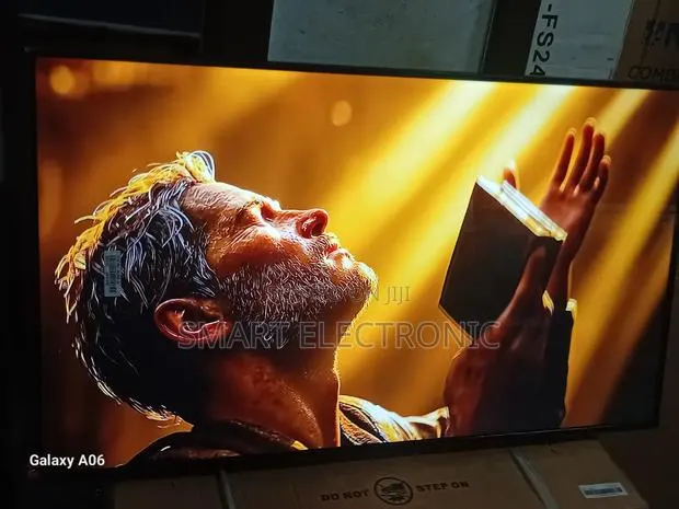 Samsung 43” Smart Tv – Perfect for Family Entertainment · Photo 1