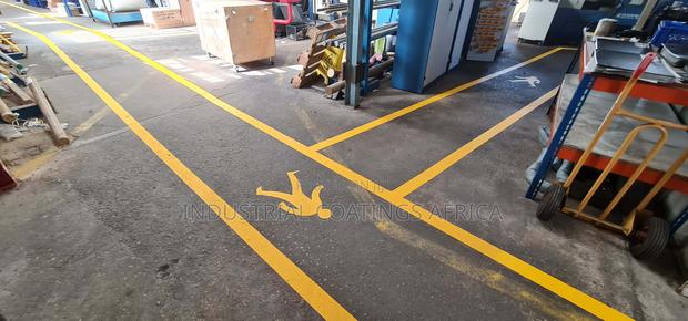 Xymax Maxcoat Industrial Floor Marking Paint, Marine Paint · Photo 1